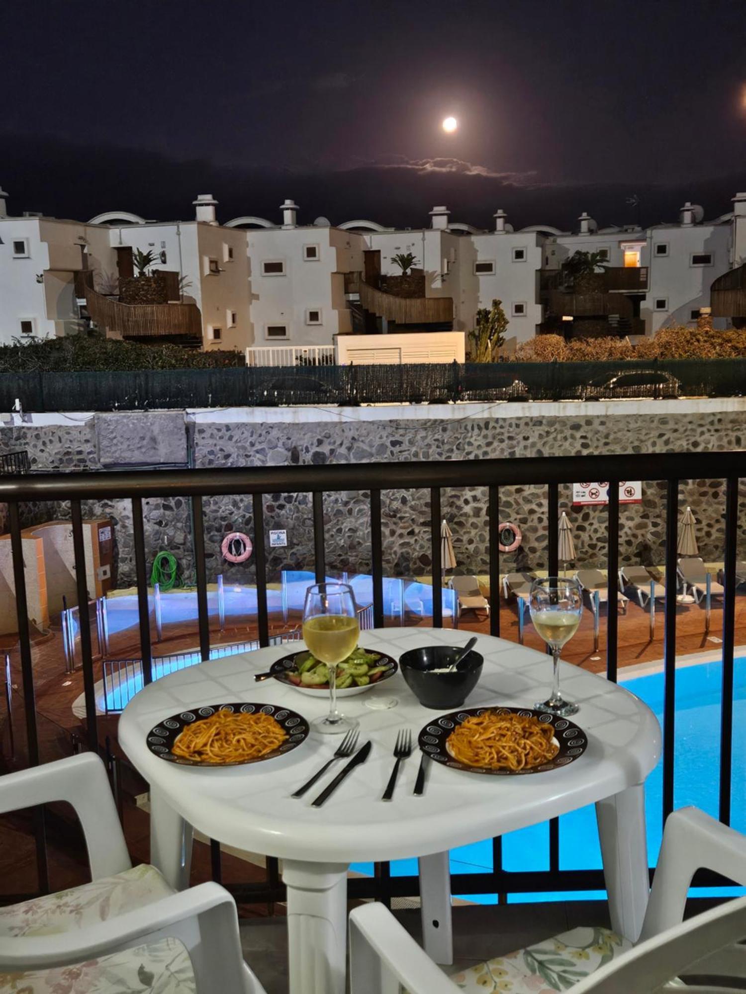 Ocean Front Cozy 2 Bedroom, 3 Beds Spacious- Netflix, Pool, Beach Lift & Fast Wifi Playa del Inglés Exteriér fotografie